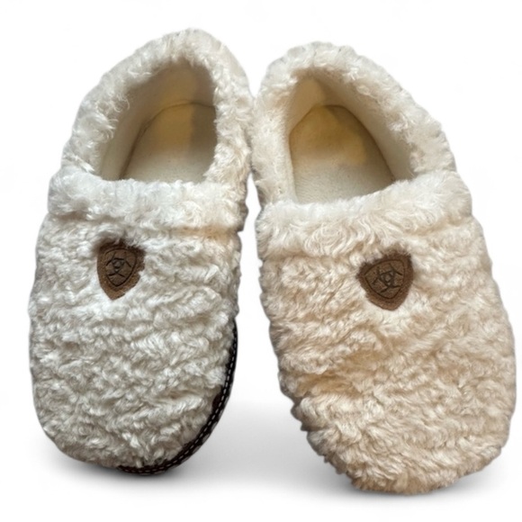 Ariat brand Girls' Indoor/Outdoor Fleece Lined Cushioned Slippers - Picture 1 of 3